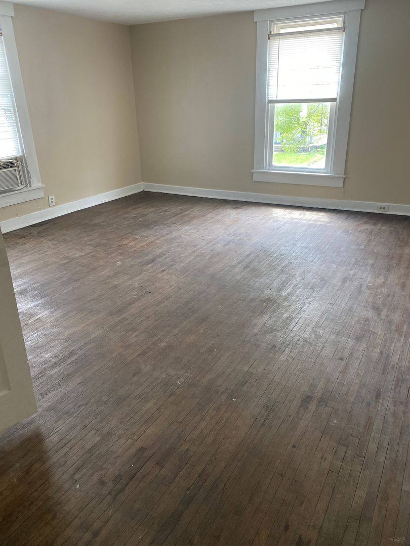 Apartment for rent at 618 E Pike St, Crawfordsville, IN 47933
