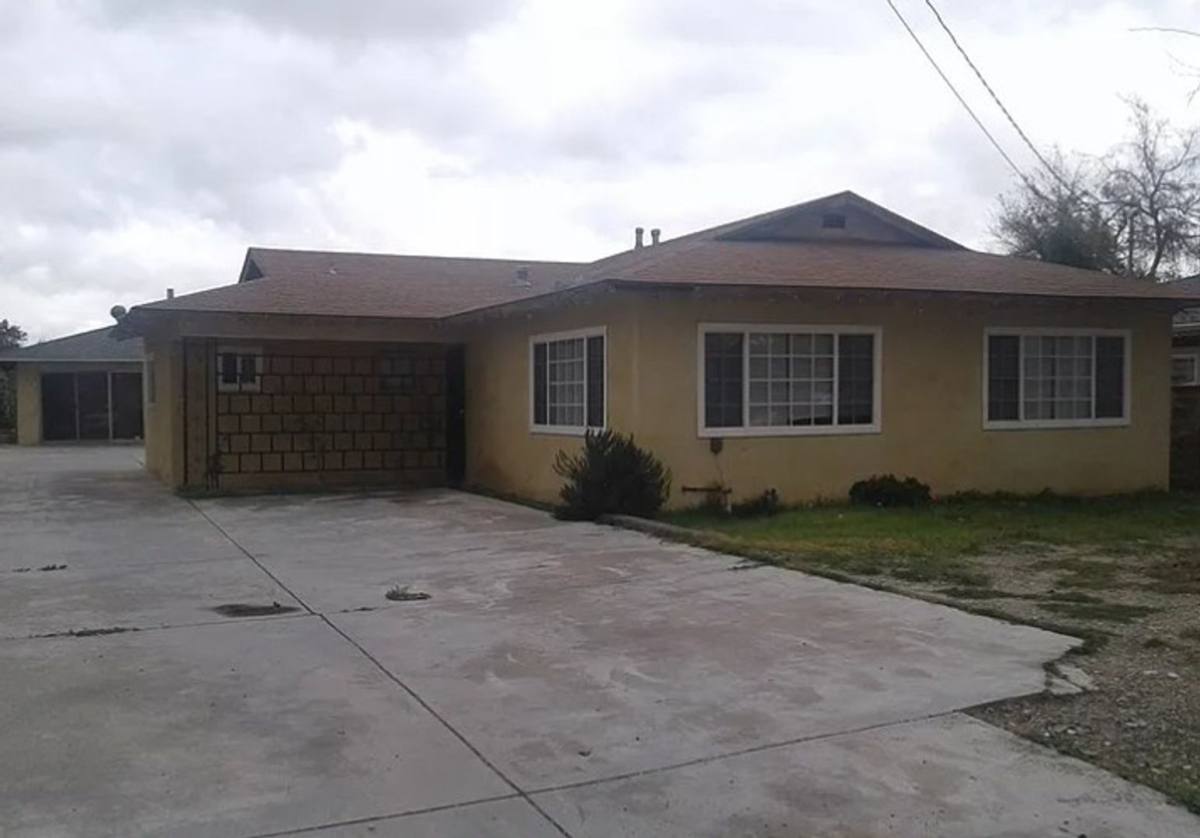 Townhouse for rent at 9217 Beech Ave, Fontana, CA 92335