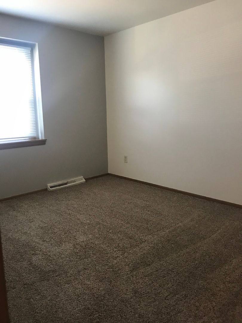 Townhouse for rent at 734 Fairwood Dr, Neenah, WI 54956