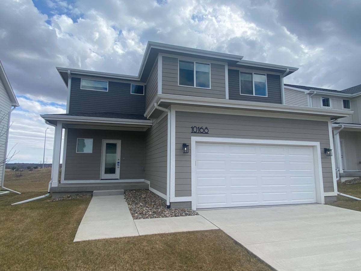 House for rent at 10168 Divine Place, West Des Moines, IA 50266