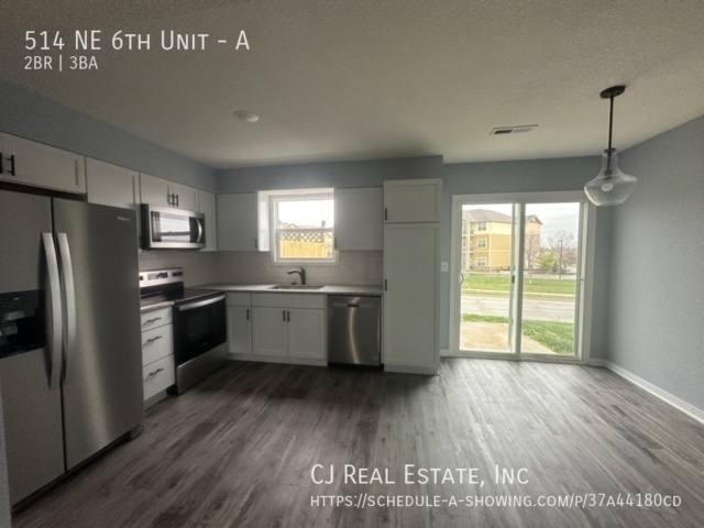 Townhouse for rent at 514 NE 6th #A, Blue Springs, MO 64014