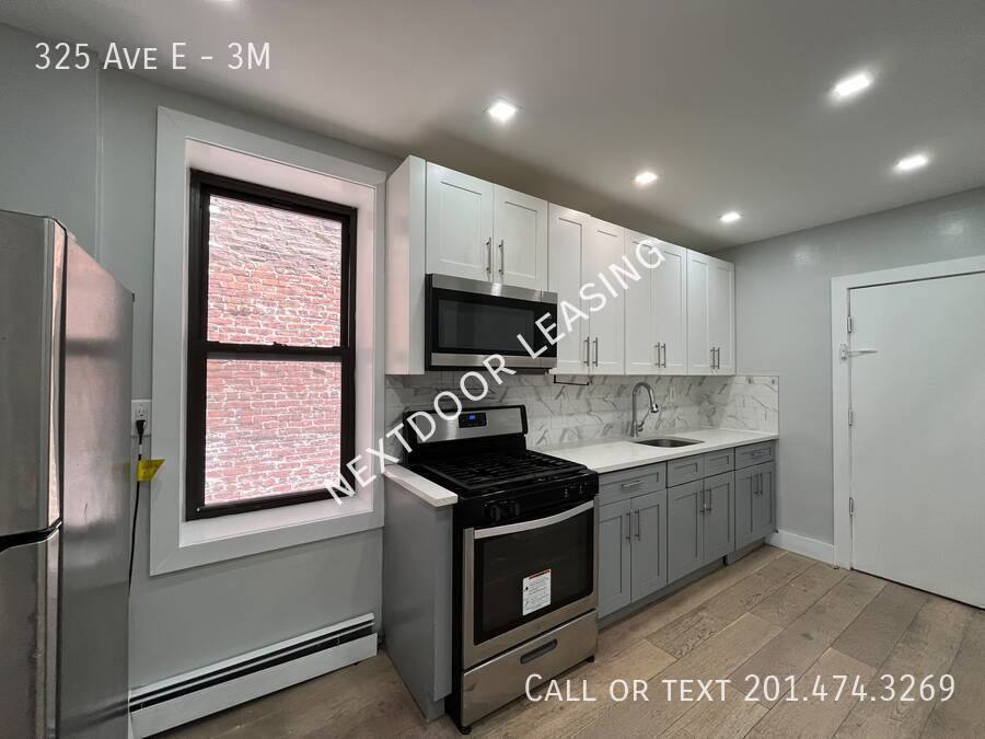 Apartment for rent at 325 Ave E #3M, Bayonne, NJ 07002
