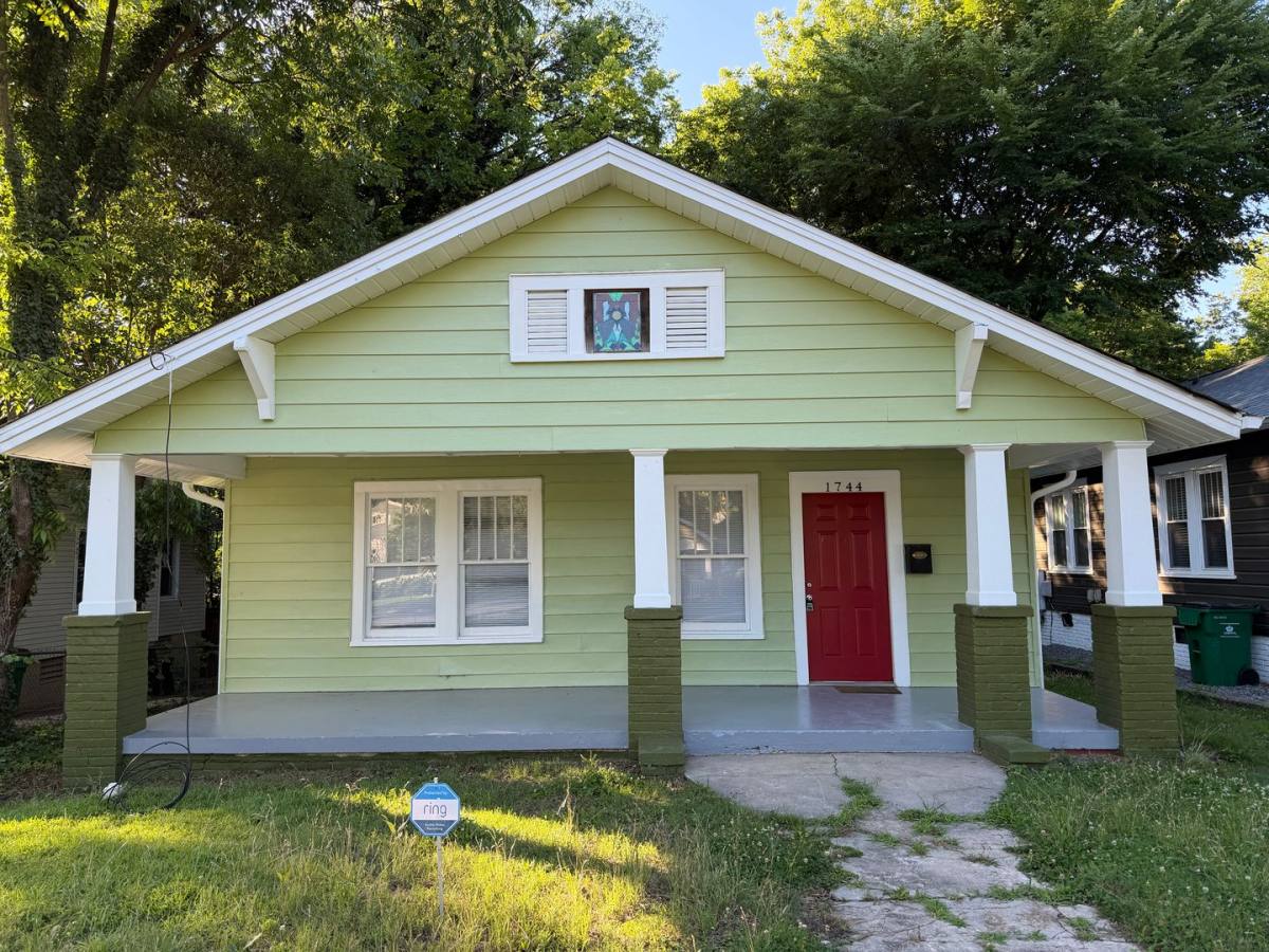 House for rent at 1744 Wilmore Dr, Charlotte, NC 28203
