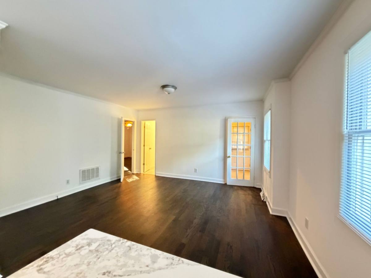 House for rent at 1744 Wilmore Dr, Charlotte, NC 28203