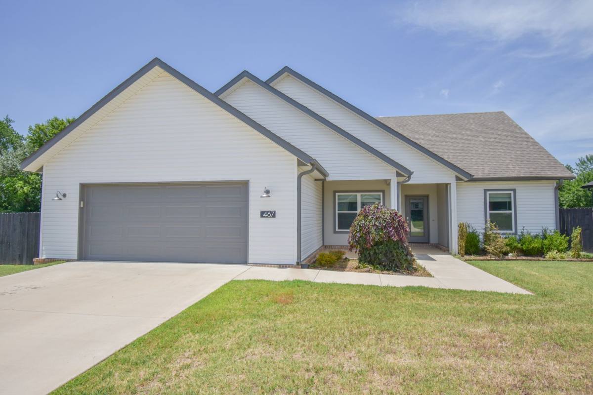 House for rent at 467 N Tacoma St, Farmington, AR 72730