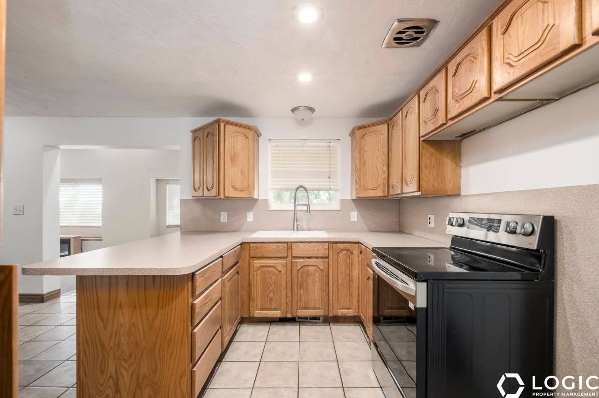 House for rent at 4247 S 2450 W, Roy, UT 84067