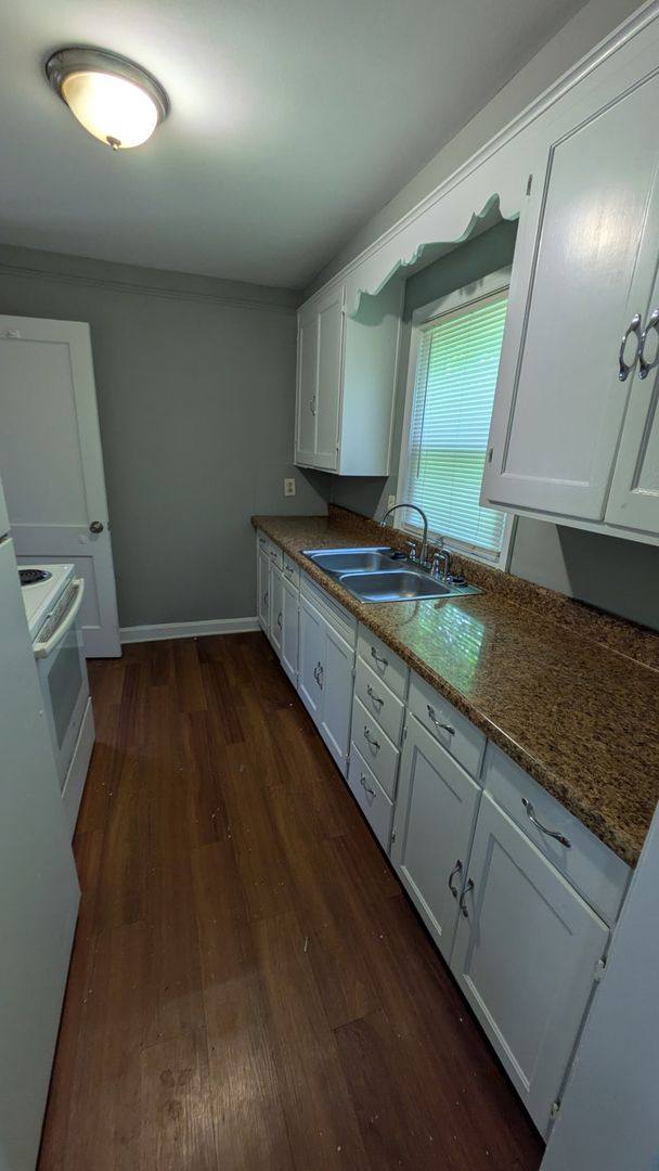 House for rent at 3213 S Ash Ave, Independence, MO 64052