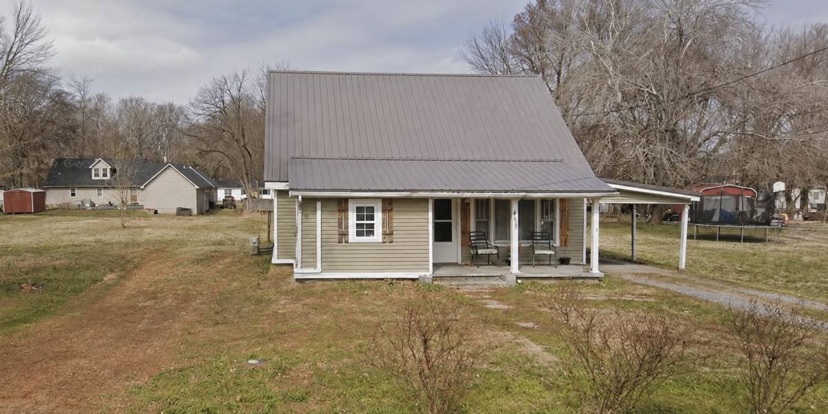 House for rent at 402 N 2nd St, Guthrie, KY 42234