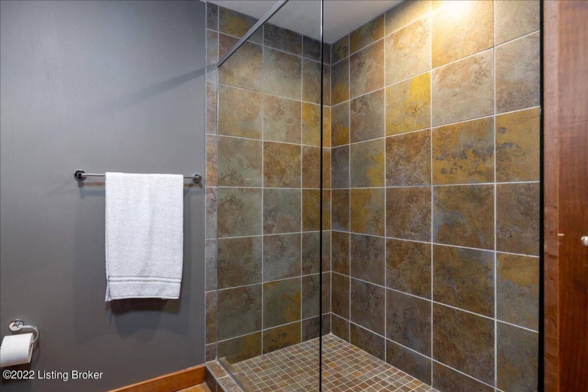 Apartment for rent at 309 E Market St, Louisville, KY 40202