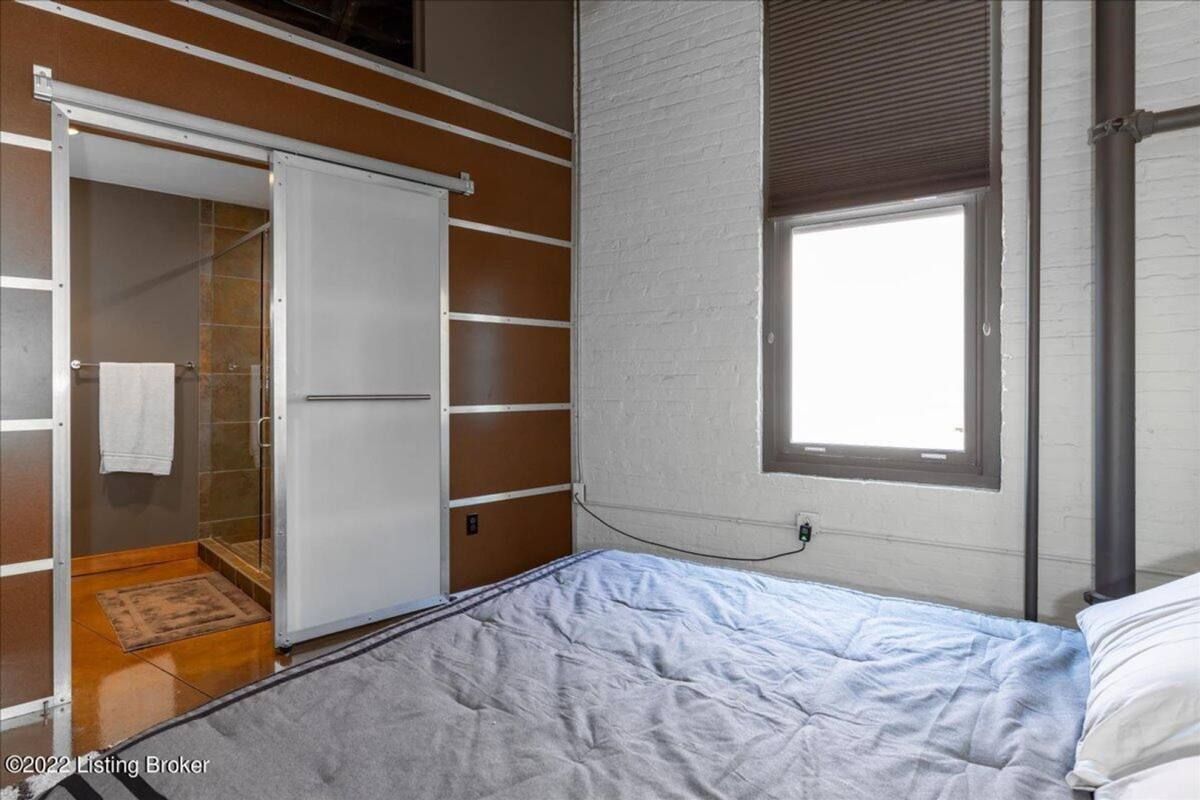 Apartment for rent at 309 E Market St, Louisville, KY 40202