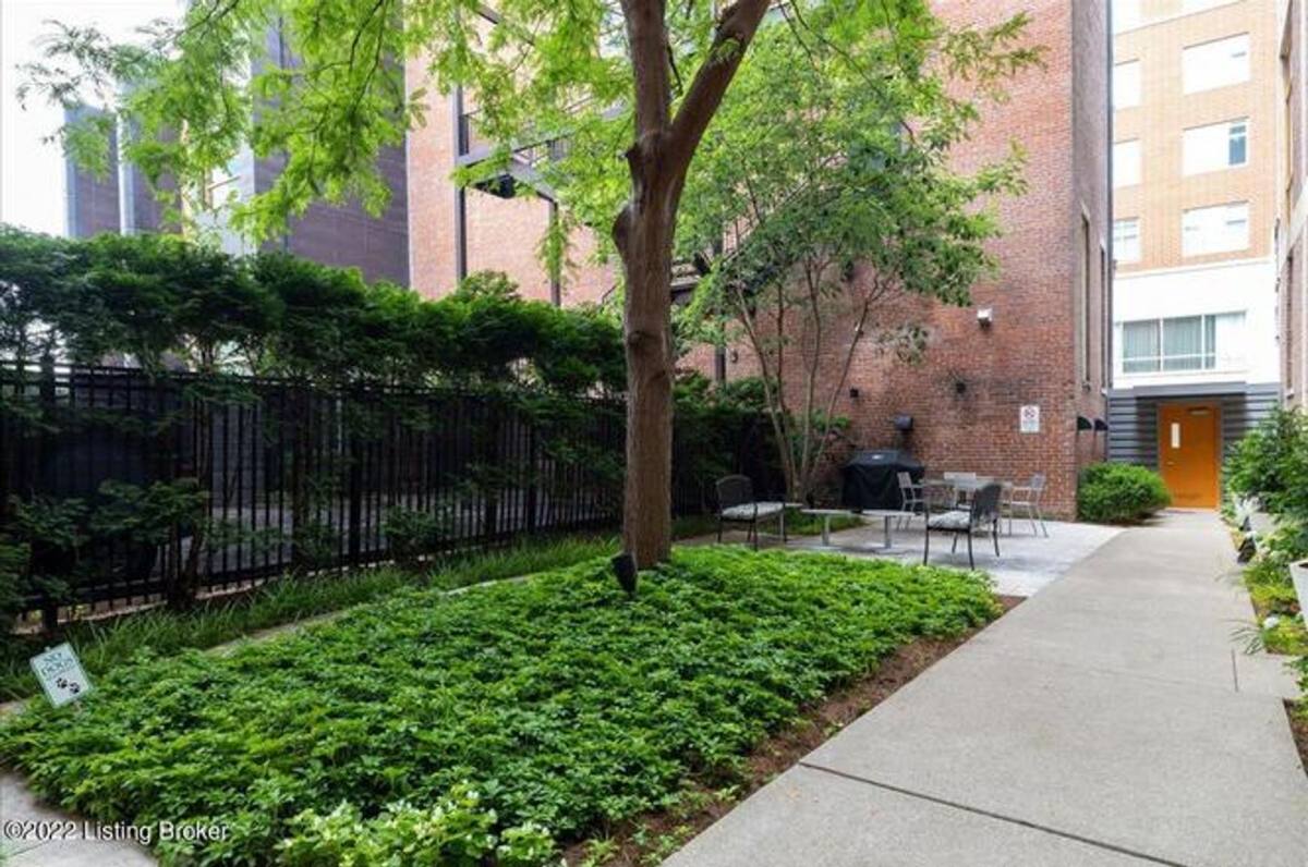 Apartment for rent at 309 E Market St, Louisville, KY 40202