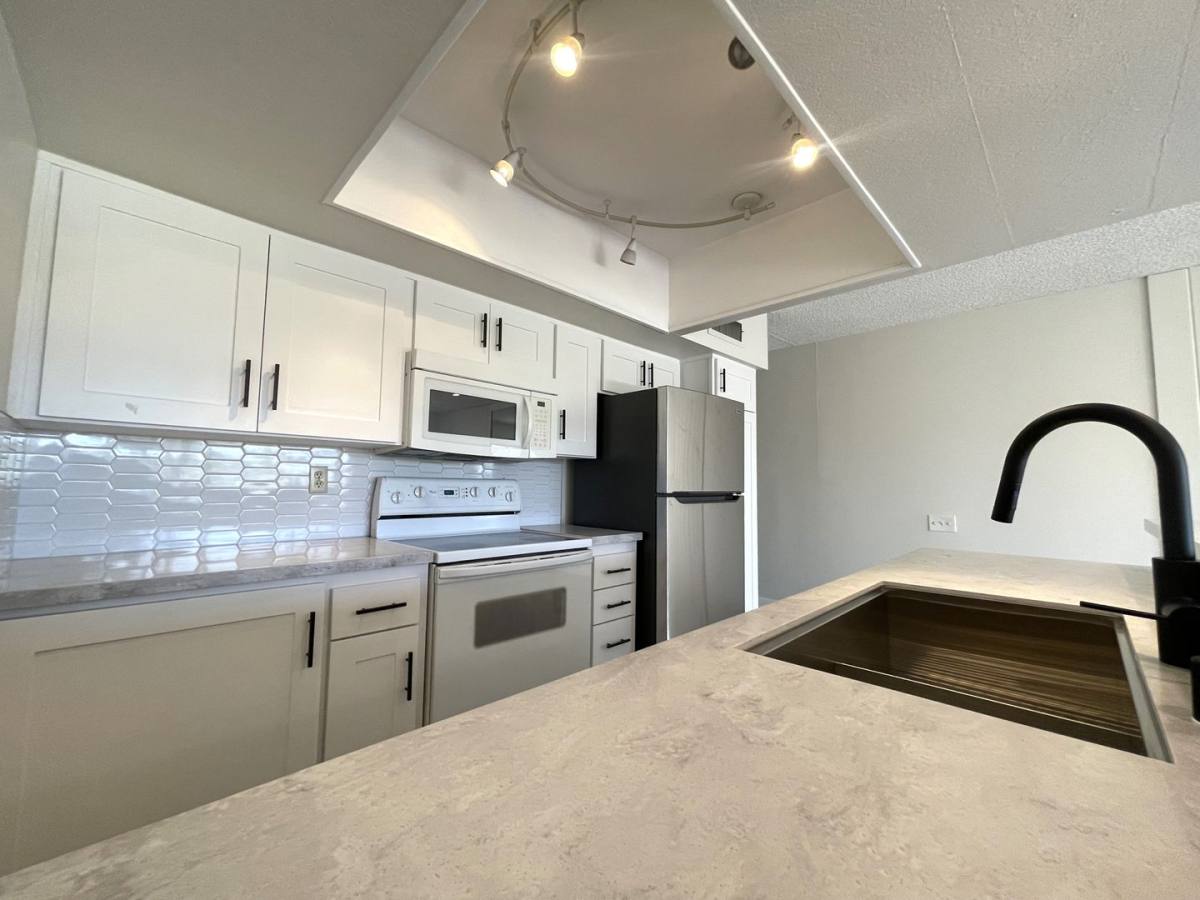 Condo for rent at 1655 E Palm Canyon Dr #408, Palm Springs, CA 92264