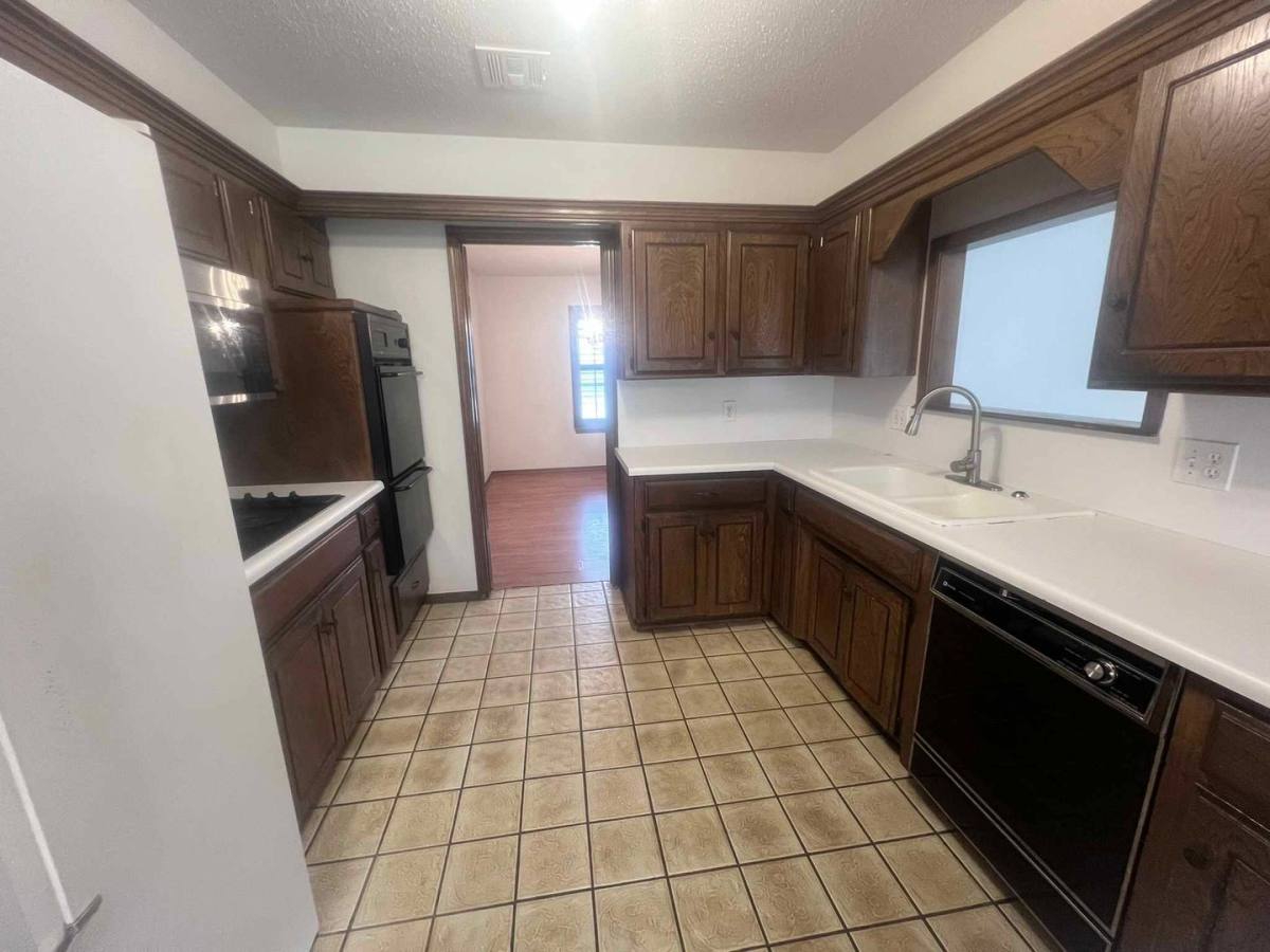 House for rent at 6304 NW 84th St, Oklahoma City, OK 73132