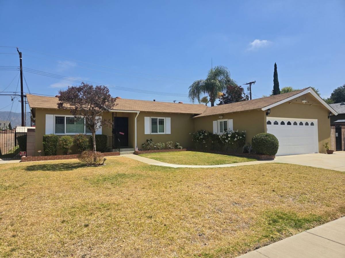 House for rent at 261 W Newburgh St, Glendora, CA 91740