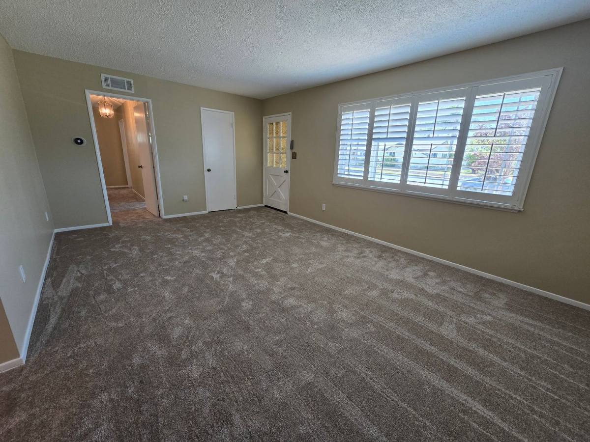 House for rent at 261 W Newburgh St, Glendora, CA 91740