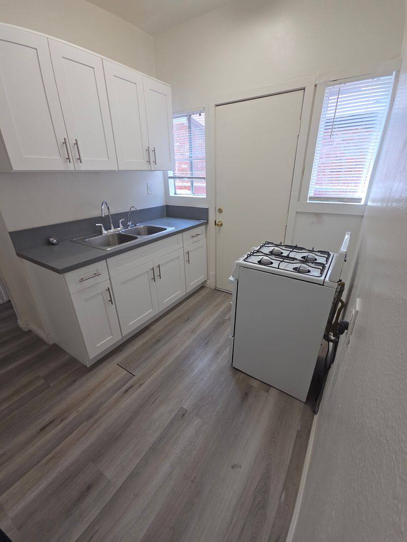 Apartment for rent at 828 S Glendale Ave #9, Glendale, CA 91205