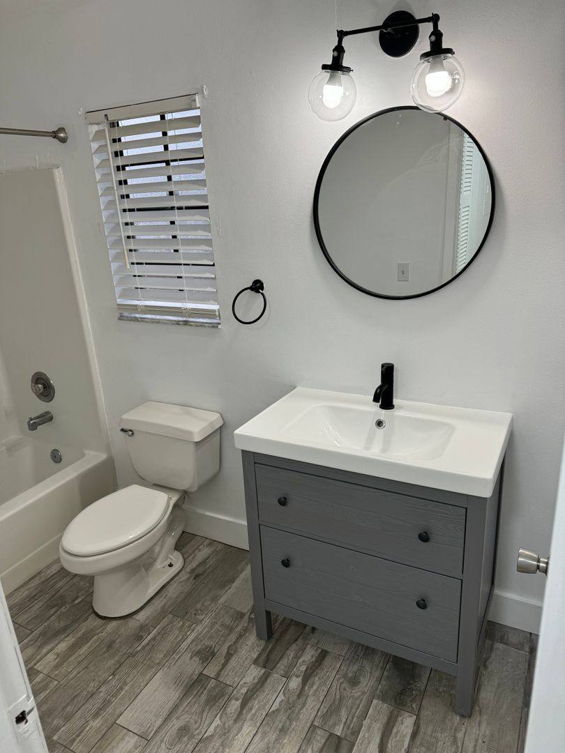 Apartment for rent at 4900 Dover Circle, Orlando, FL 32807
