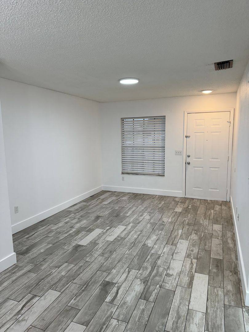 Apartment for rent at 4900 Dover Circle, Orlando, FL 32807