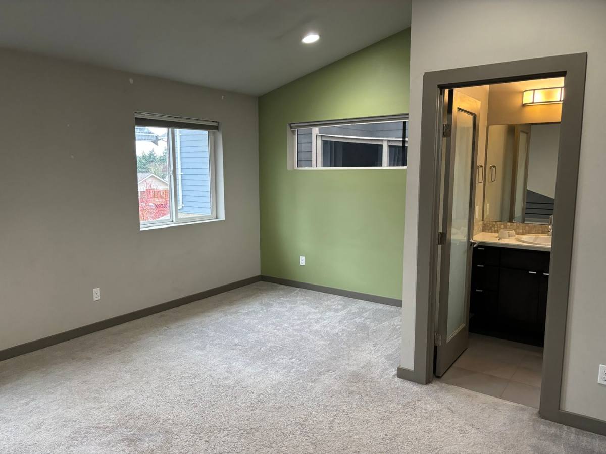 Townhouse for rent at 2415 S Norman St, Seattle, WA 98144