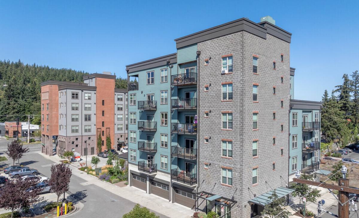Apartment for rent at 112 37th St, Bellingham, WA 98225