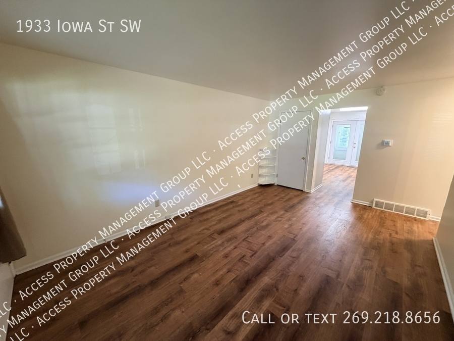 House for rent at 1933 Iowa St SW, Wyoming, MI 49519