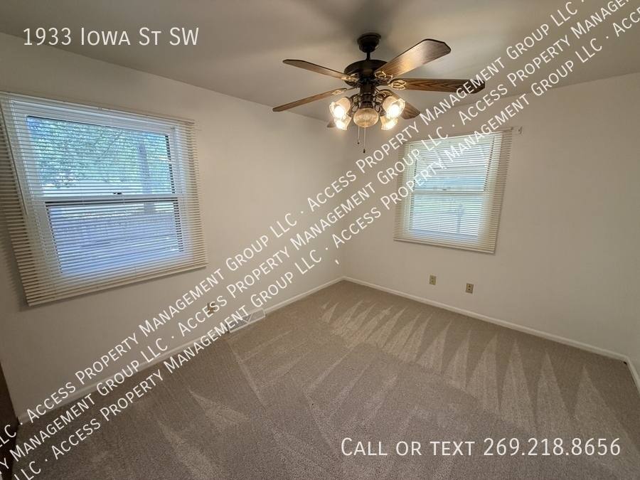 House for rent at 1933 Iowa St SW, Wyoming, MI 49519