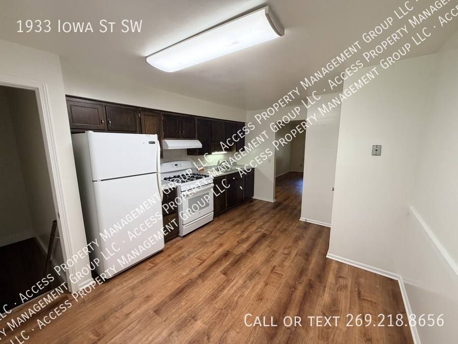 House for rent at 1933 Iowa St SW, Wyoming, MI 49519