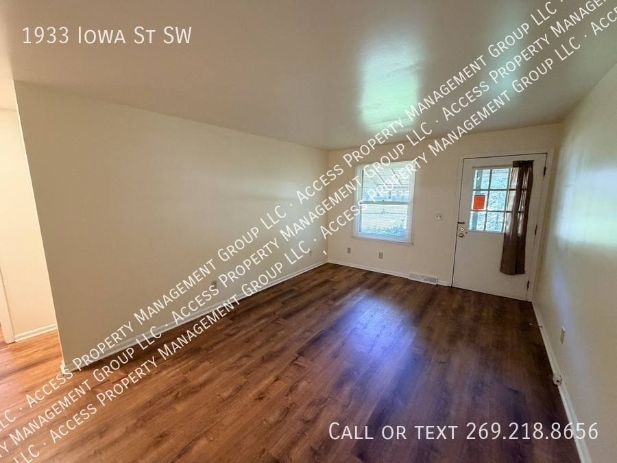 House for rent at 1933 Iowa St SW, Wyoming, MI 49519