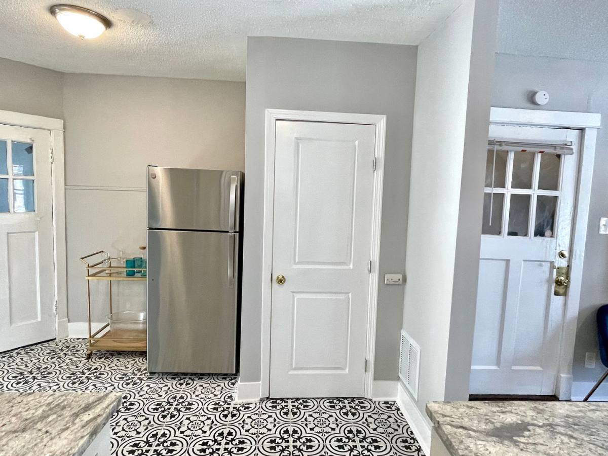 Apartment for rent at 2122 Maury Ave #1N, Saint Louis, MO 63110