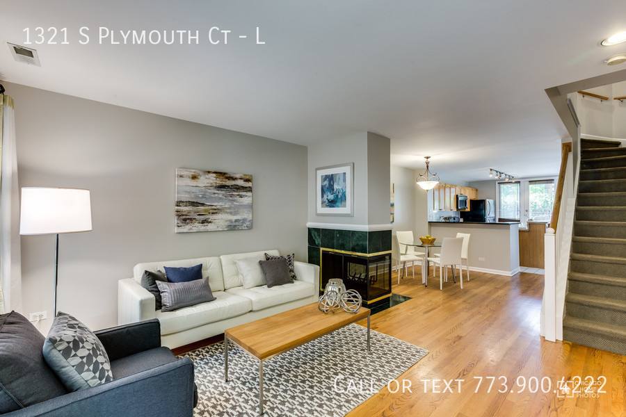 Townhouse for rent at 1321 S Plymouth Court #L, Chicago, IL 60605