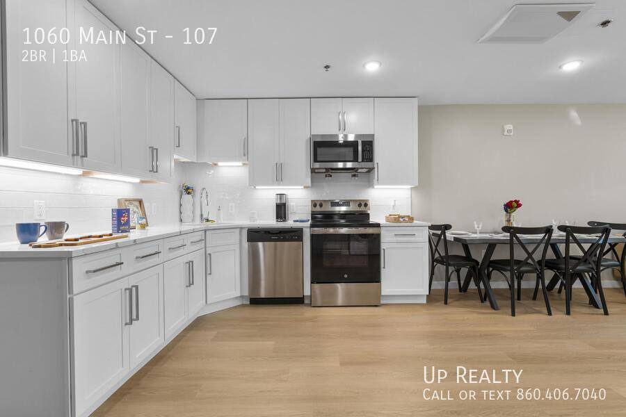 Apartment for rent at 1060 Main St #107, South Windsor, CT 06074