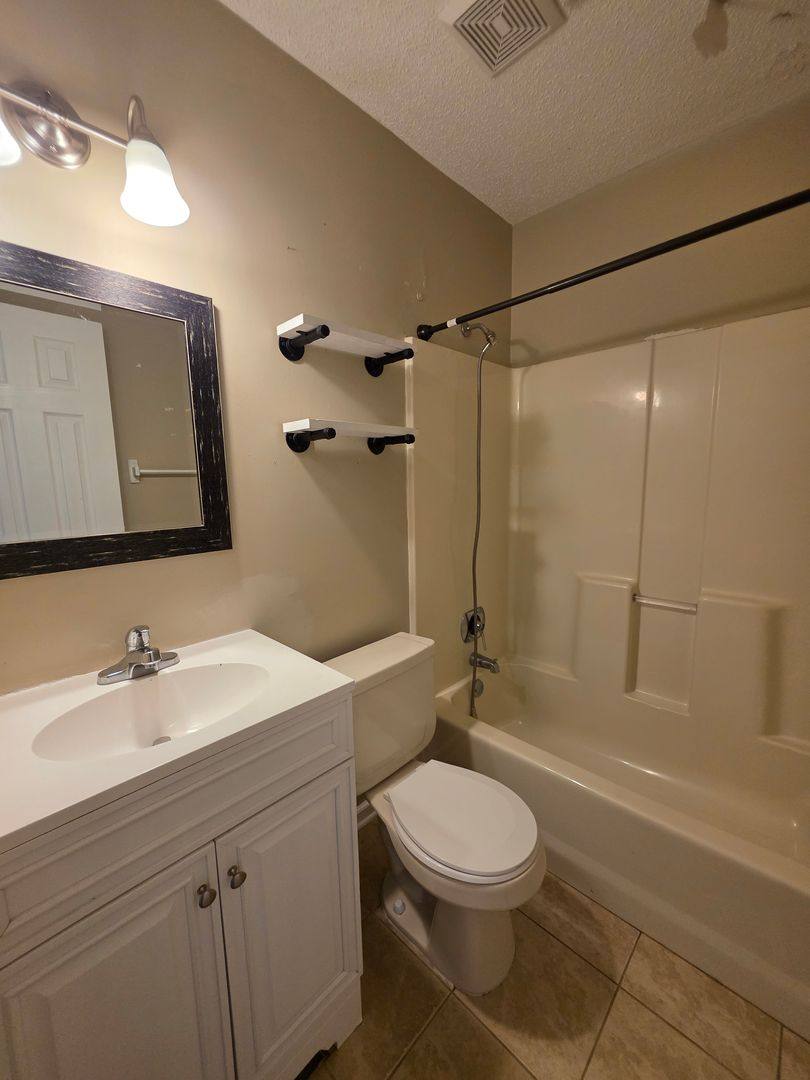House for rent at 206 S Ginger Dr, Hubert, NC 28539