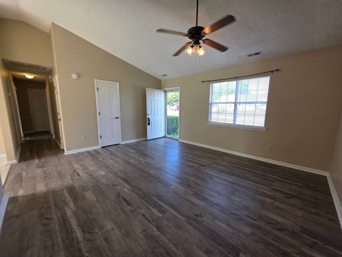 House for rent at 206 S Ginger Dr, Hubert, NC 28539