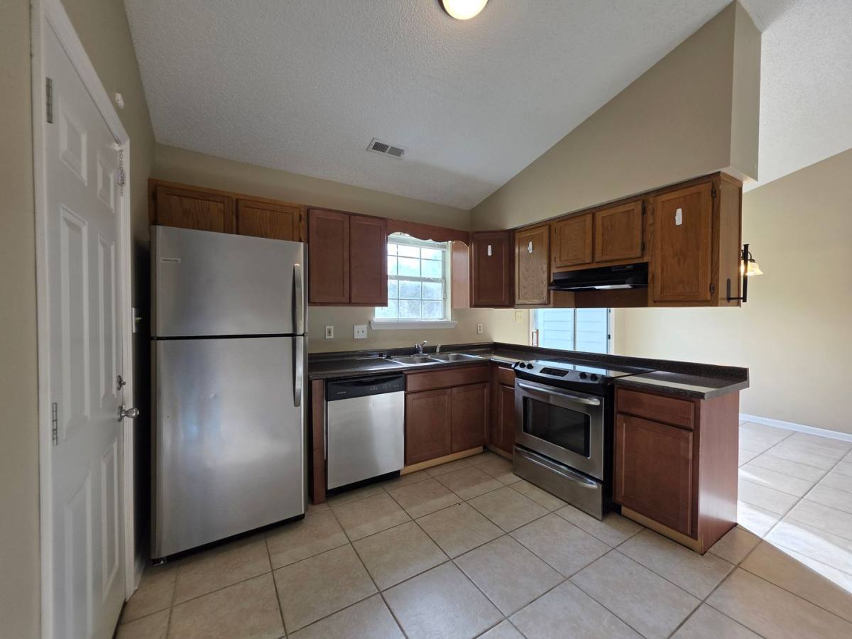 House for rent at 206 S Ginger Dr, Hubert, NC 28539