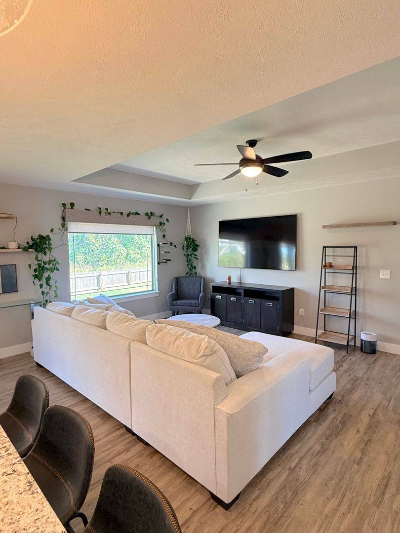 House for rent at 604 N Eagle Park Dr, Nixa, MO 65714