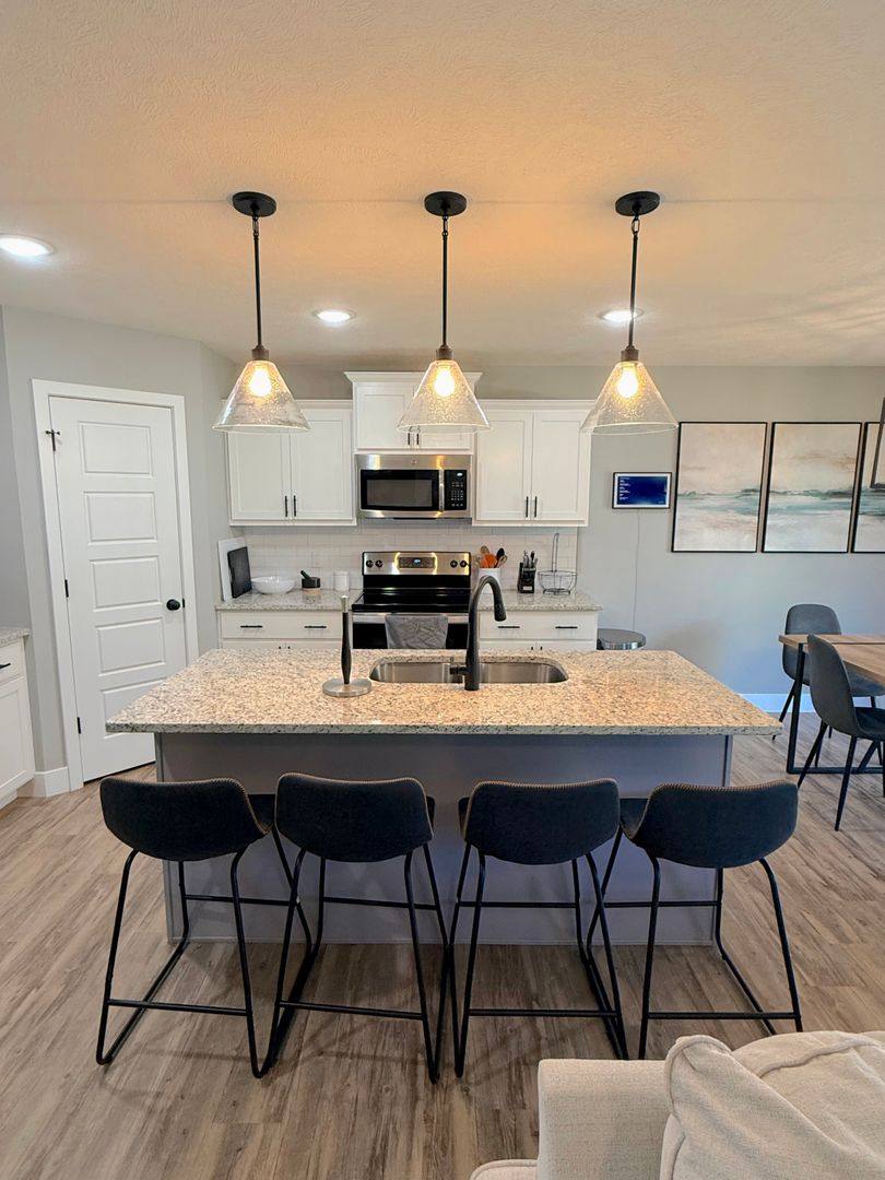House for rent at 604 N Eagle Park Dr, Nixa, MO 65714