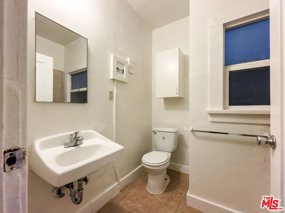 Apartment for rent at 504 S Rampart Blvd #504-7, Los Angeles, CA 90057