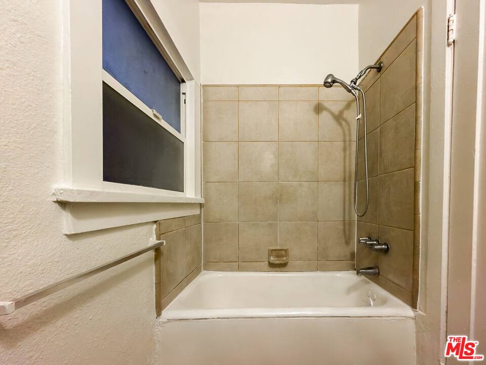 Apartment for rent at 504 S Rampart Blvd #504-7, Los Angeles, CA 90057
