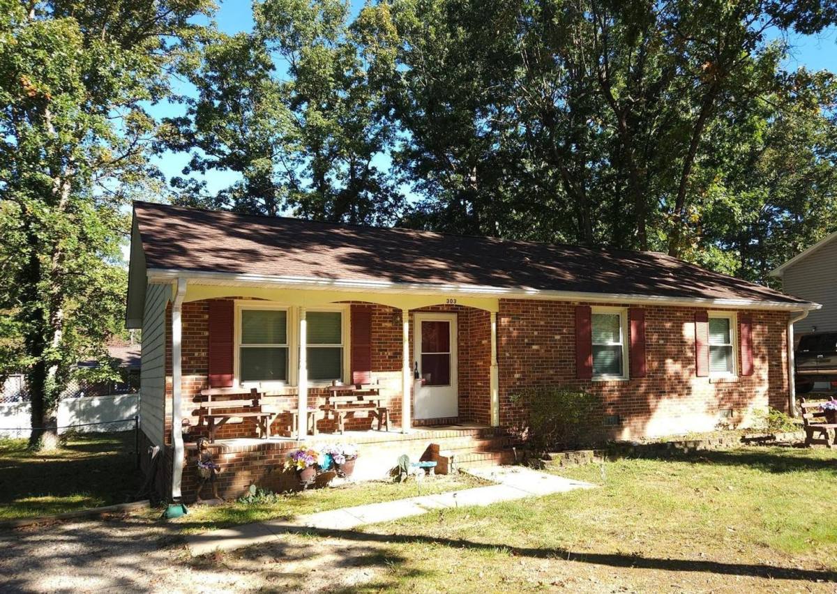 House for rent at 303 Azalia Dr, Fredericksburg, VA 22408