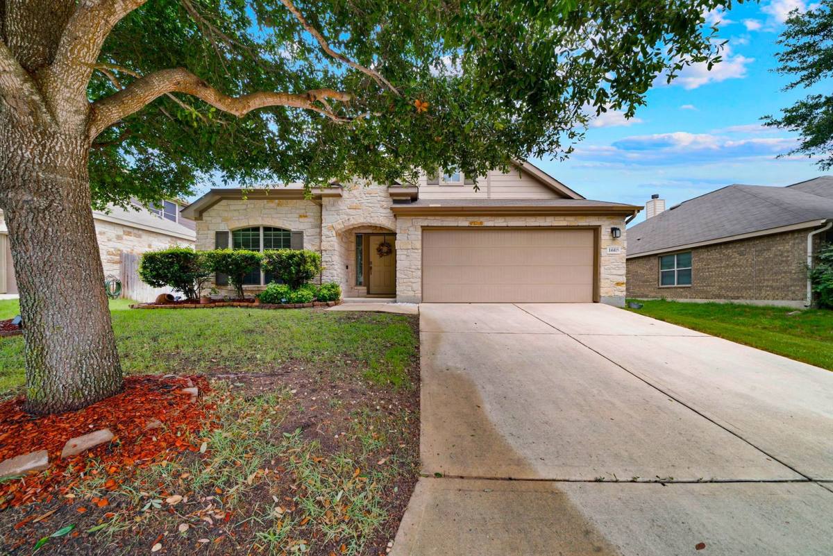 House for rent at 14415 High Plains Dr, San Antonio, TX 78254