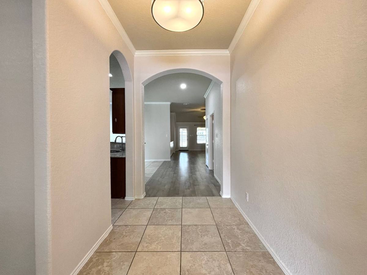 House for rent at 14415 High Plains Dr, San Antonio, TX 78254
