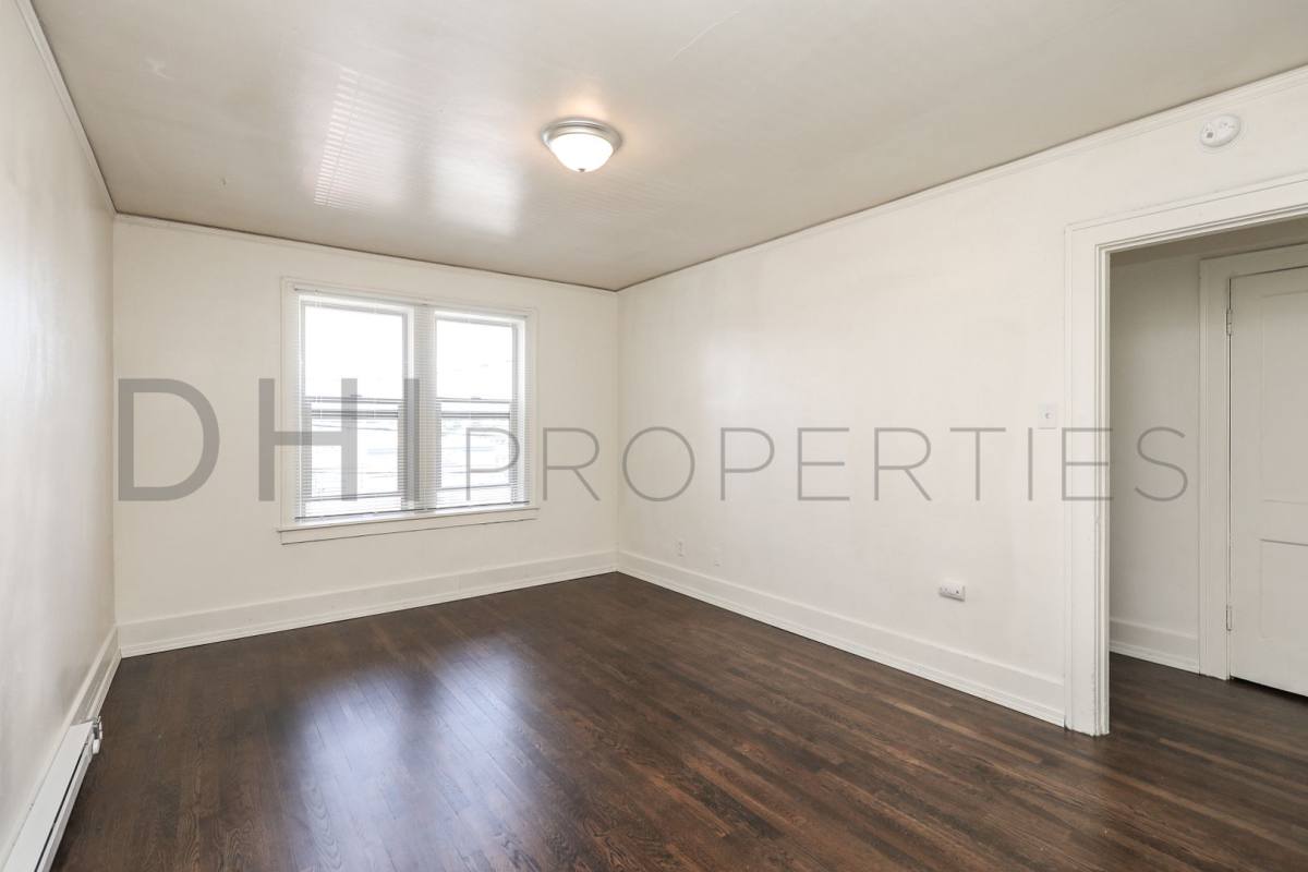 Apartment for rent at 1209 Commerce Ave, Longview, WA 98632