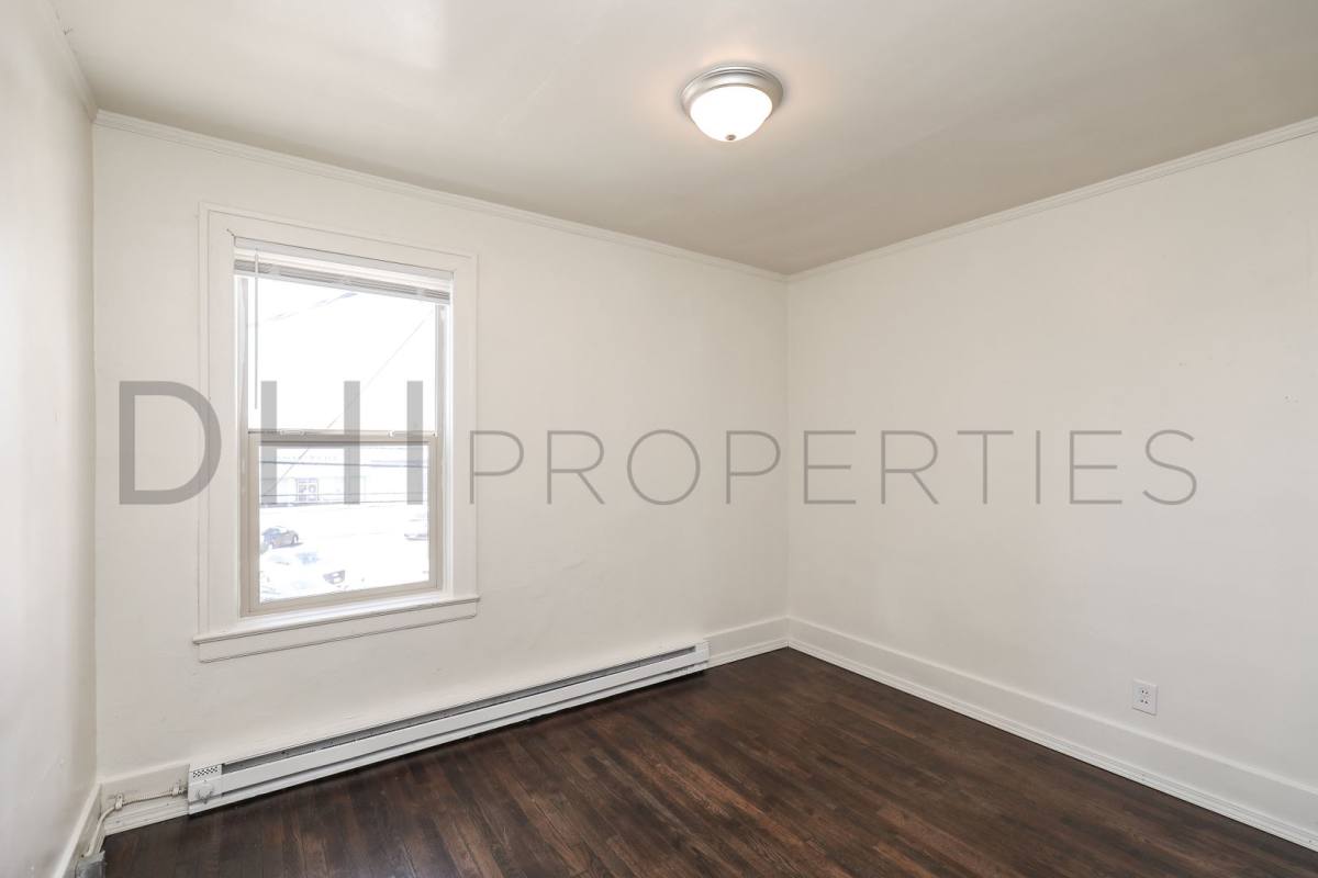 Apartment for rent at 1209 Commerce Ave, Longview, WA 98632