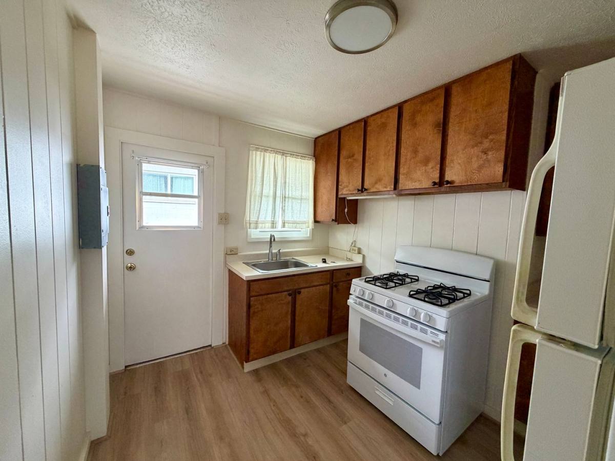 Apartment for rent at 2724 Date St, Honolulu, HI 96816