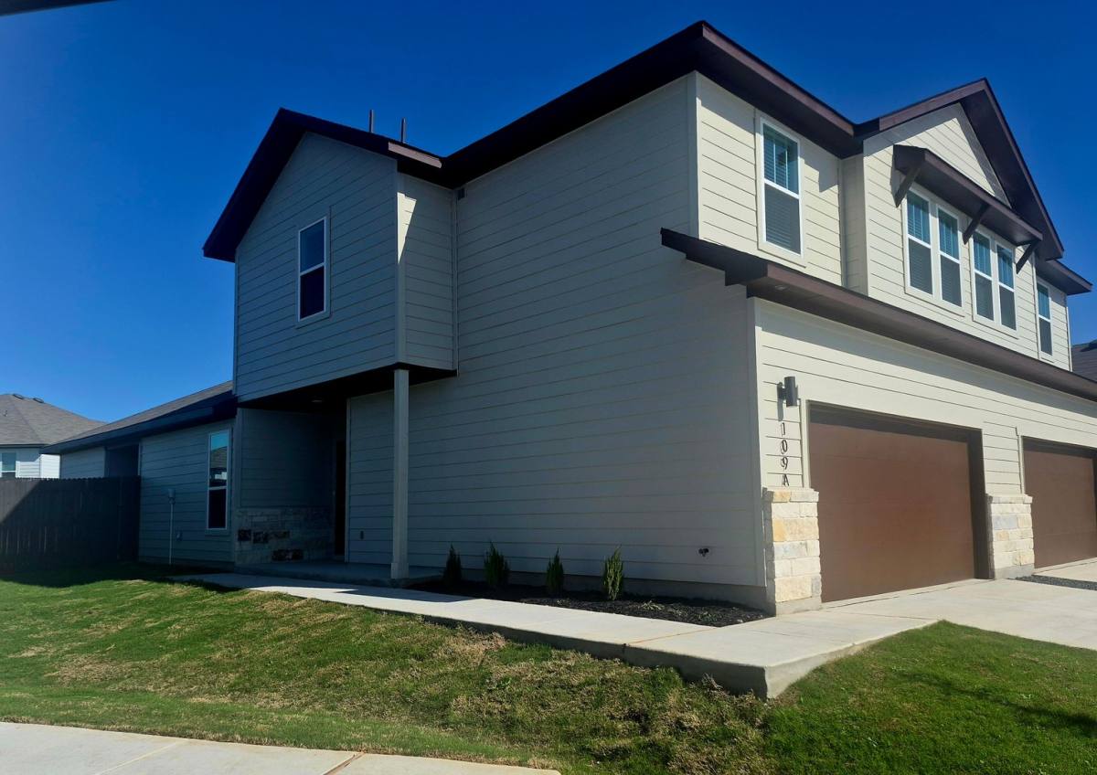 Townhouse for rent at 109 Gunner Rd, Buda, TX 78610