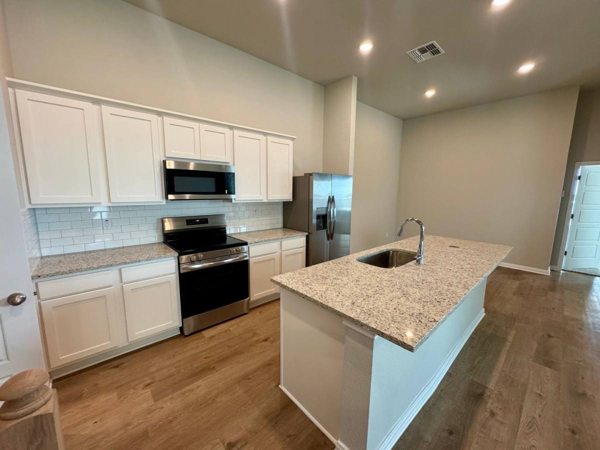 Townhouse for rent at 109 Gunner Rd, Buda, TX 78610