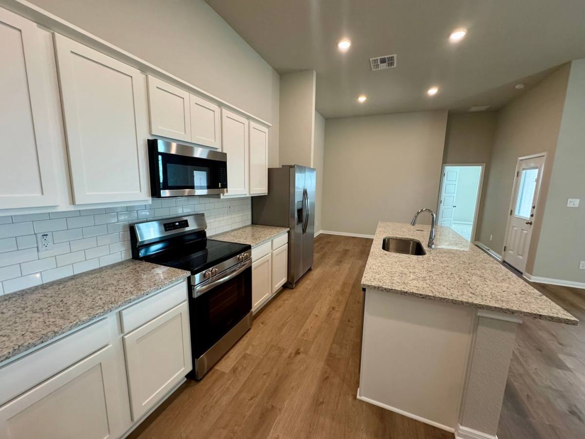 Townhouse for rent at 109 Gunner Rd, Buda, TX 78610