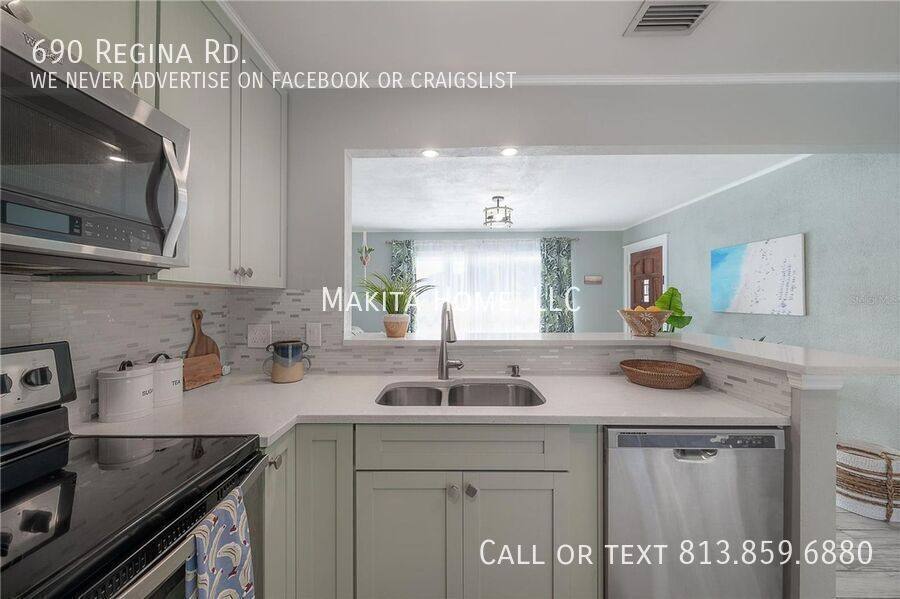 House for rent at 690 Regina Rd, Dunedin, FL 34698