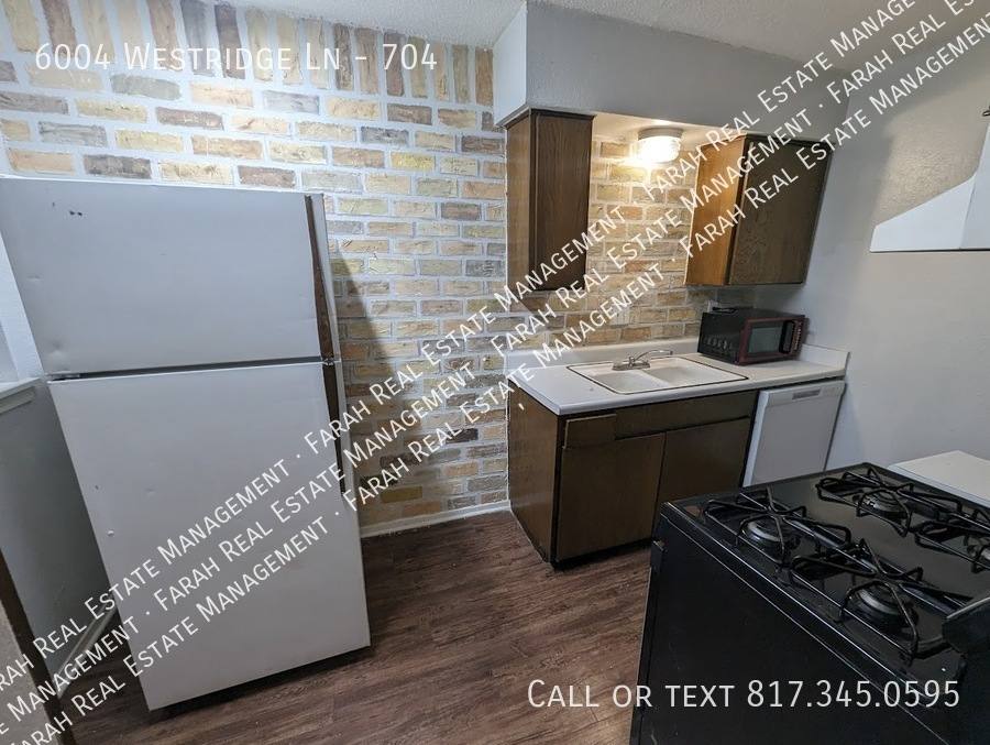 Condo for rent at 6004 Westridge Lane #704, Fort Worth, TX 76116