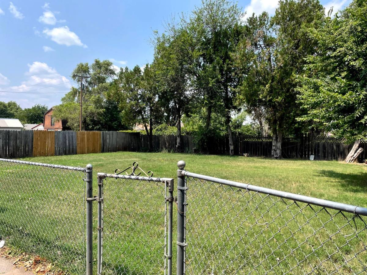 House for rent at 120 E Ave, South Hutchinson, KS 67505